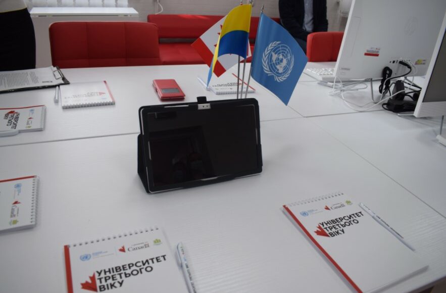 У Рубіжному відкрився центр комп'ютерної грамотності для людей "третього віку"