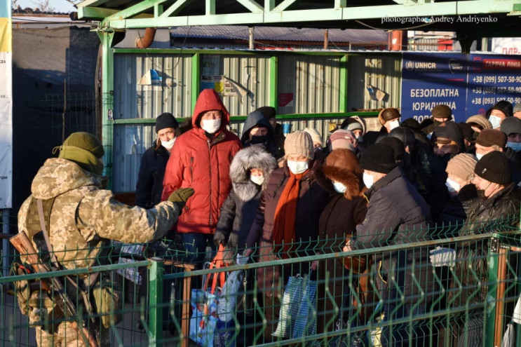 Стало известно, сколько человек пропустили на КПВВ в ОРДЛО за сутки