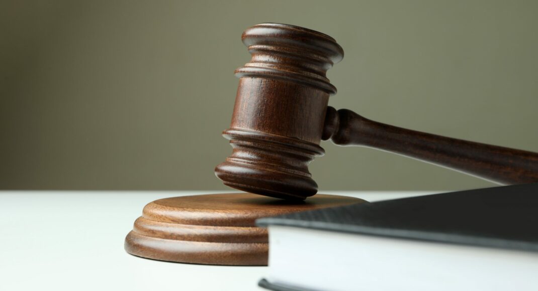 У Донецькій області судитимуть колишнього військового ЗСУ за знищення зброї, військового майна та пожежу
