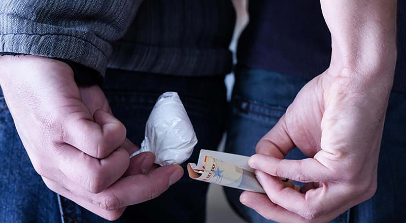 У Маріуполі затримали інспектора прикордонної служби за торгівлю наркотиками (фото)