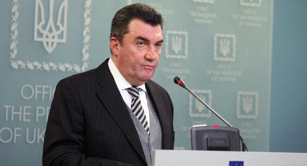 Данилов рассказал о возможных причинах скопления войск России у границ Украины