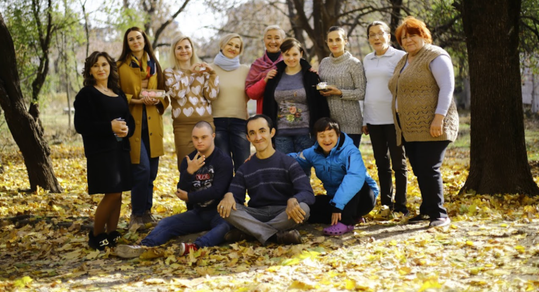 "Праздник на целый день". Как в Мариуполе организовали бесплатную фотосессию для людей с инвалидностью