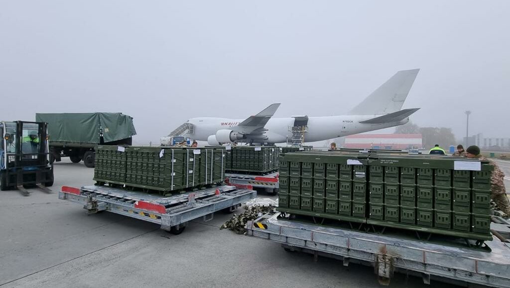 Україна отримала від США четверту партію технічної допомоги для армії