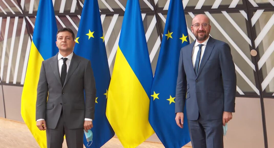 Зеленський провів розмову з головою Євроради: обговорили деескалацію конфлікту з Росією