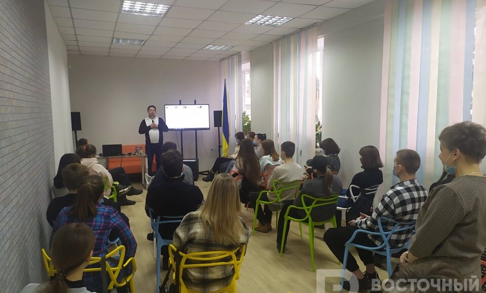 В Славянске отметили День волонтёра: фото