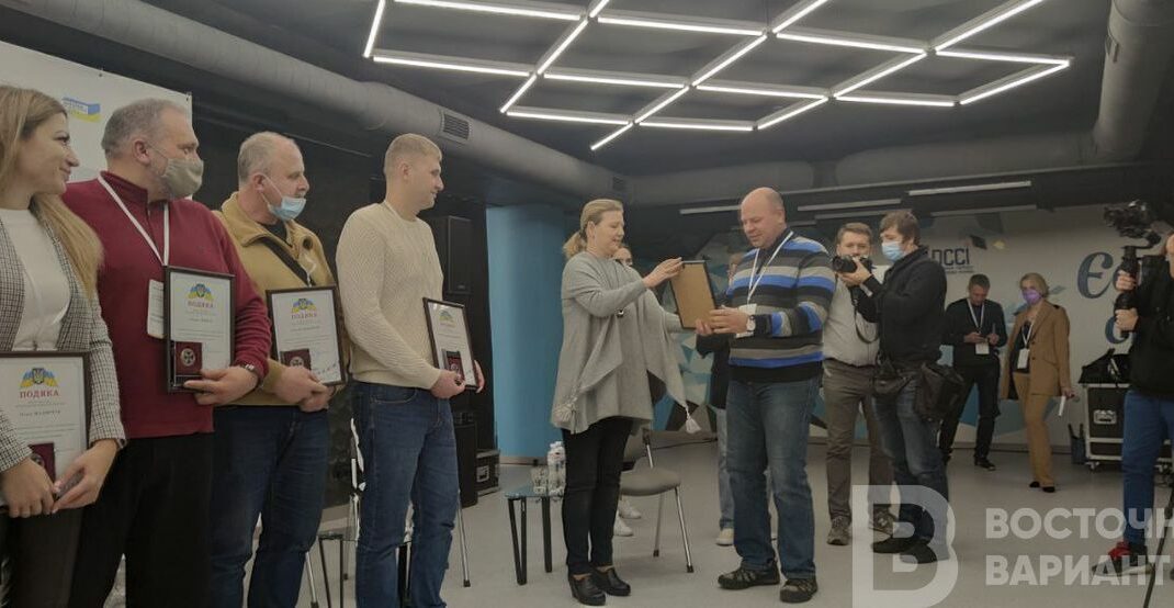 В Краматорске на форуме ветеранов АТО и ООС волонтерам вручили специальные награды (фото)