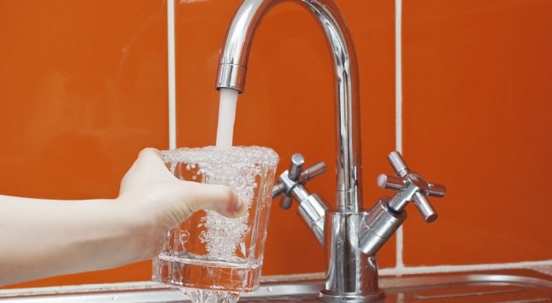 В населенных пунктах на Донетчине сокращают и приостанавливают подачу воды из-за порыва на водоводе