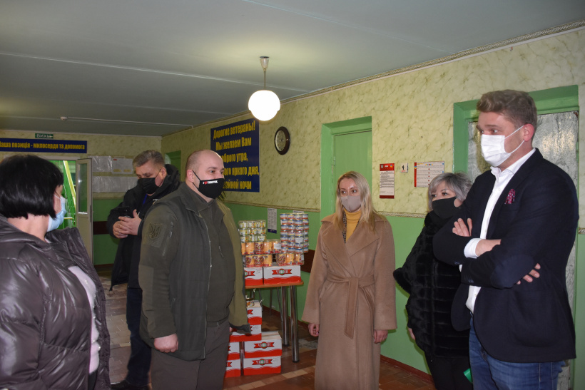Делегація Посольства Румунії побувала в прифронтовому Торецьку з гуманітарним візитом