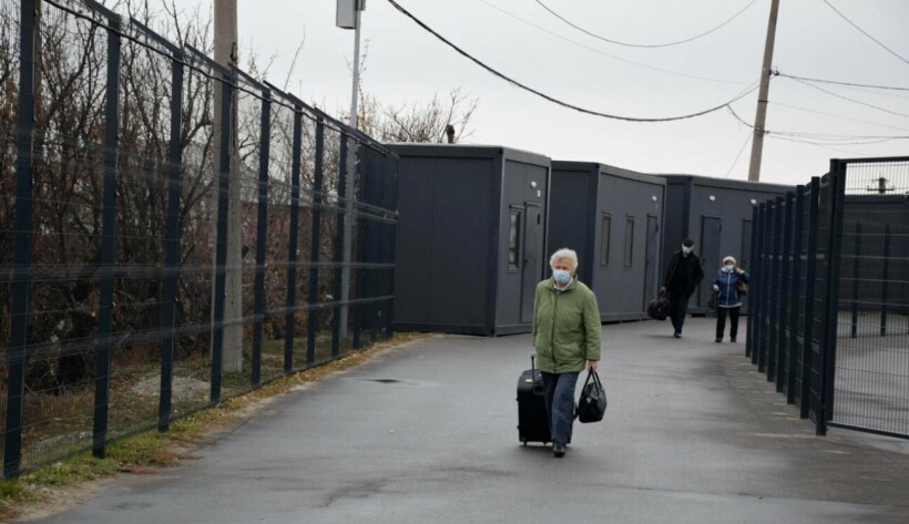 Стало известно, сколько человек пропустили в ОРДЛО на КПВВ за сутки