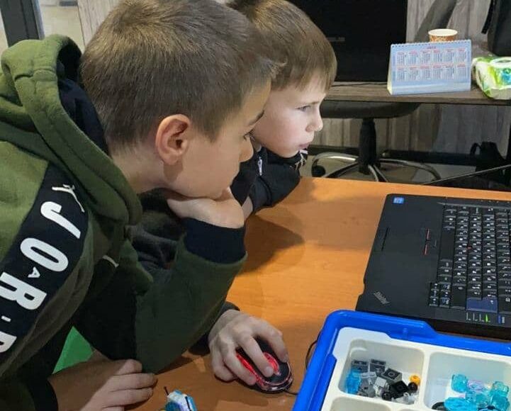 В прифронтовом селе на Донетчине открылась STEM-студия