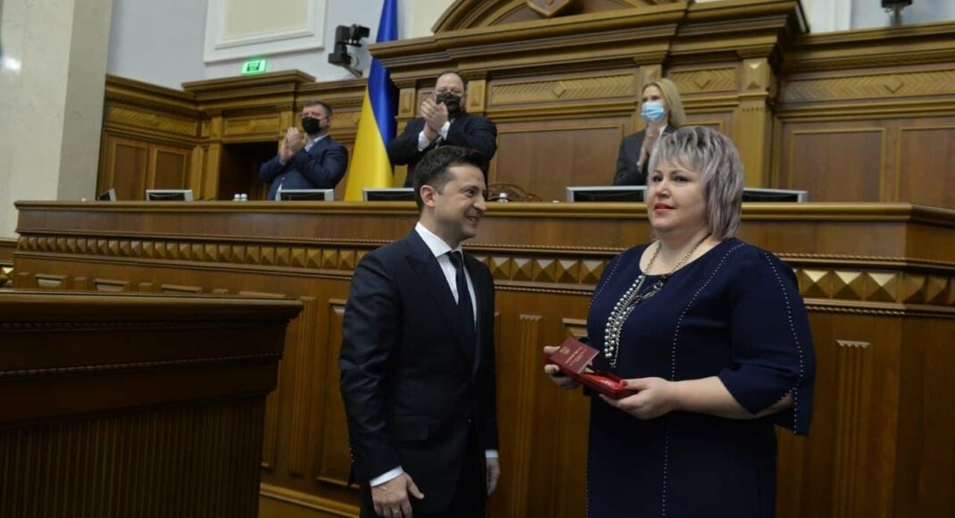 Учительница из Краматорска получила награду от президента в стенах Верховной Рады