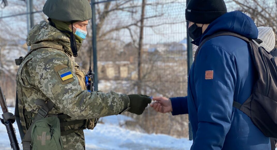 В ГПСУ рассказали, сколько человек пропустили в ОРДЛО на КПВВ за неделю