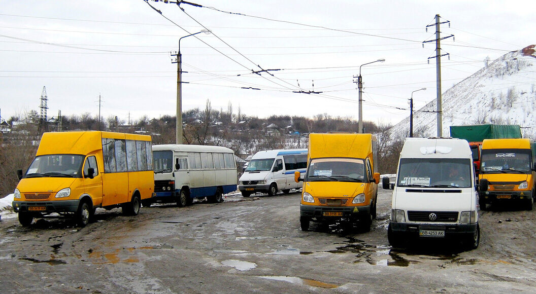 В окупованому Луганську підвищили вартість проїзду в маршрутних таксі