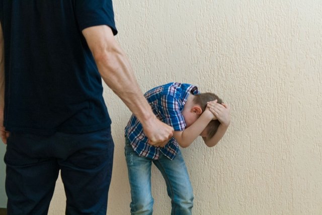 В ОРДО вітчим у стані алкогольного сп'яніння побив 11-річного хлопчика: у дитини сильні ушкодження
