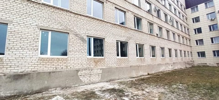 В Лисичанске на средства правительства Германии продолжают ремонтировать многопрофильную больницу