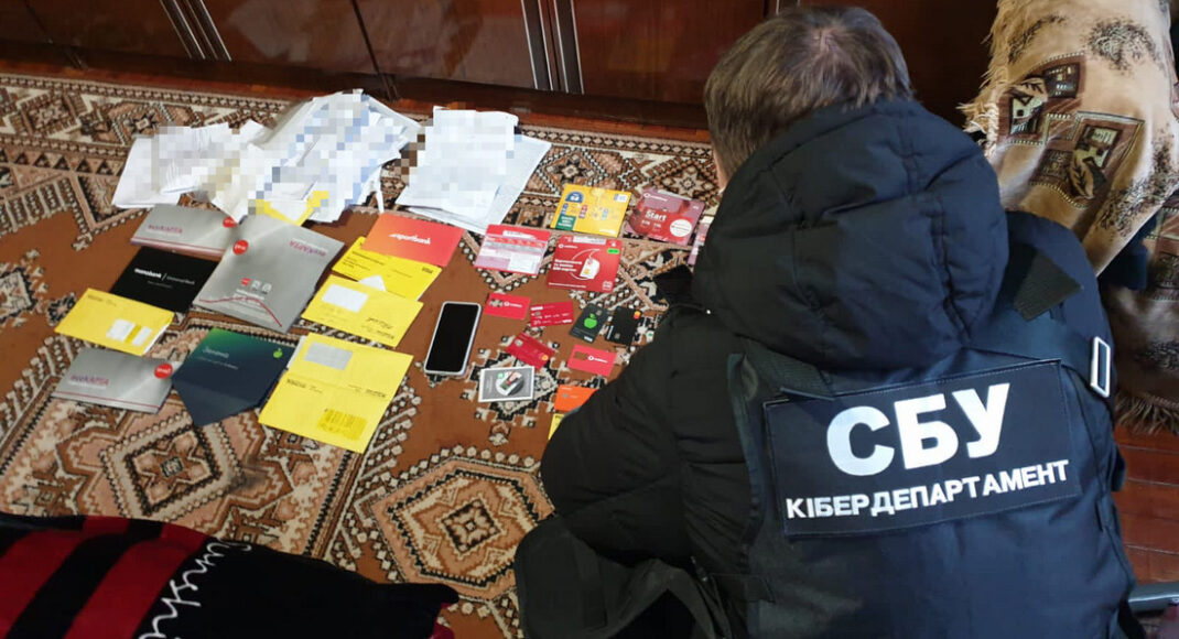 Правоохоронці заблокували шахрайський кол-центр в'язниць "ДНР", в якому задіяли жителя Краматорська