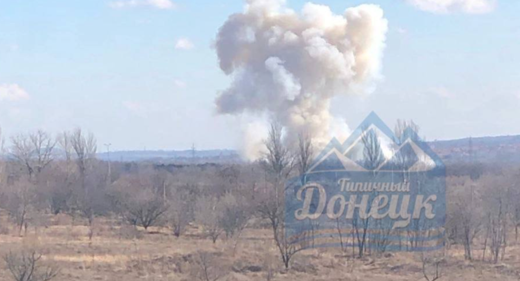 Члены НВФ взорвали дом в оккупированном Донецке