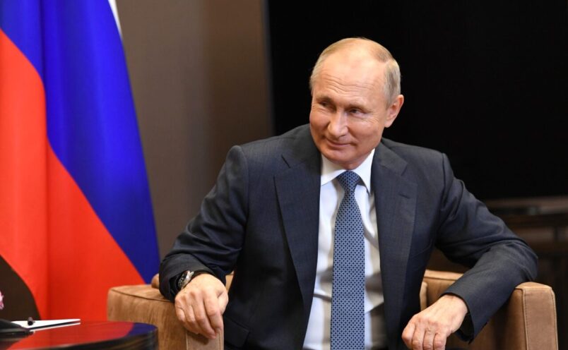 Россия признает так называемые "ДНР" и "ЛНР" в пределах Донецкой и Луганской областей