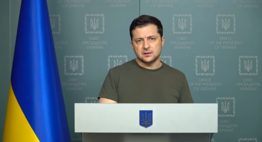 "Украинцы – на своей родной земле и никогда ее не сдадут": Зеленский обратился к украинцам