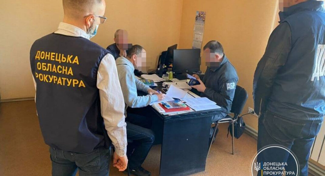 На Донеччині два митники завдали збитків на 1,2 млн грн