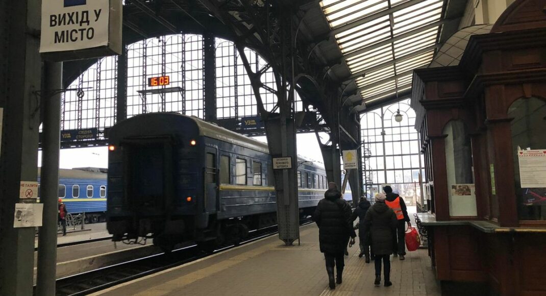 ФК "Шахтар" допомагає в облаштуванні центру для переселенців у Львівській області