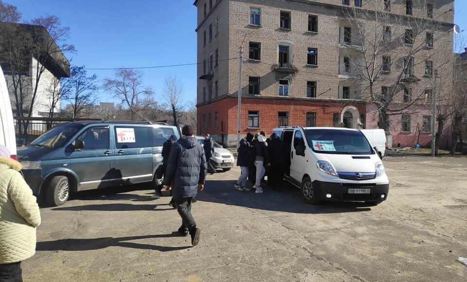 Люди приходят пешком под обстрелами: Гайдай рассказал об эвакуации из Рубежного
