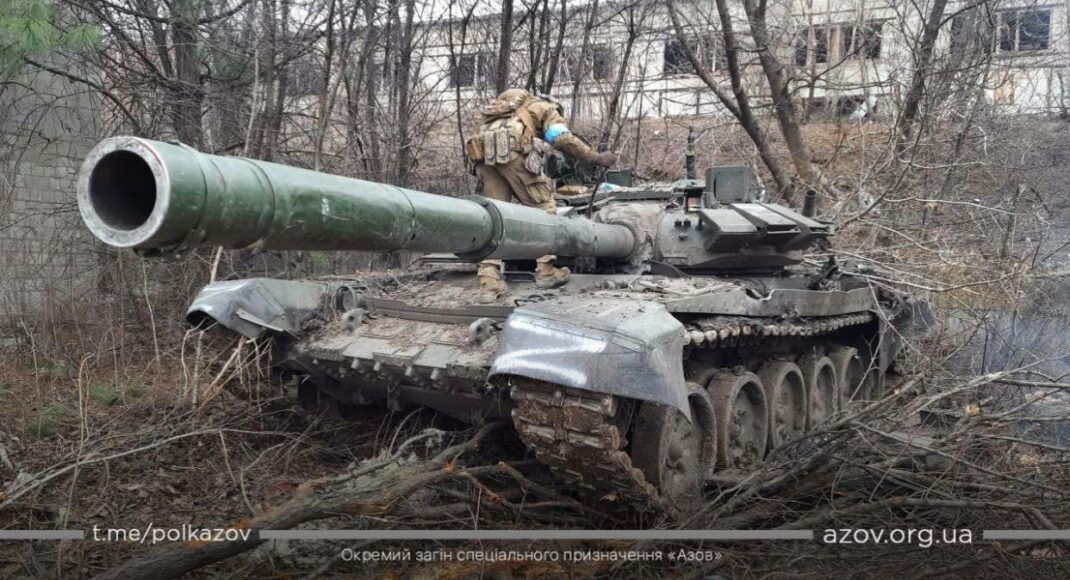 Бойцы батальона Азов уничтожили очередные единицы вражеской техники (фото)