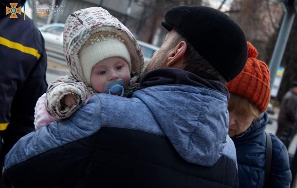 Денісова заявила, що в блокадному Маріуполі перебуває близько 3 тисяч немовлят з мамами: є проблеми з дитячим харчуванням