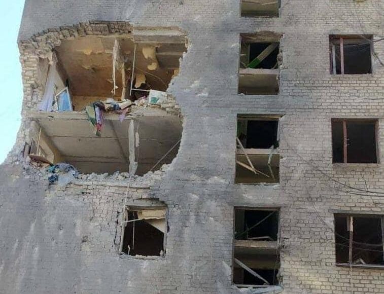 Окупанти здійснили обстріл Сєвєродонецька: є загиблий та постраждалі, серед них одна дитина (фото)