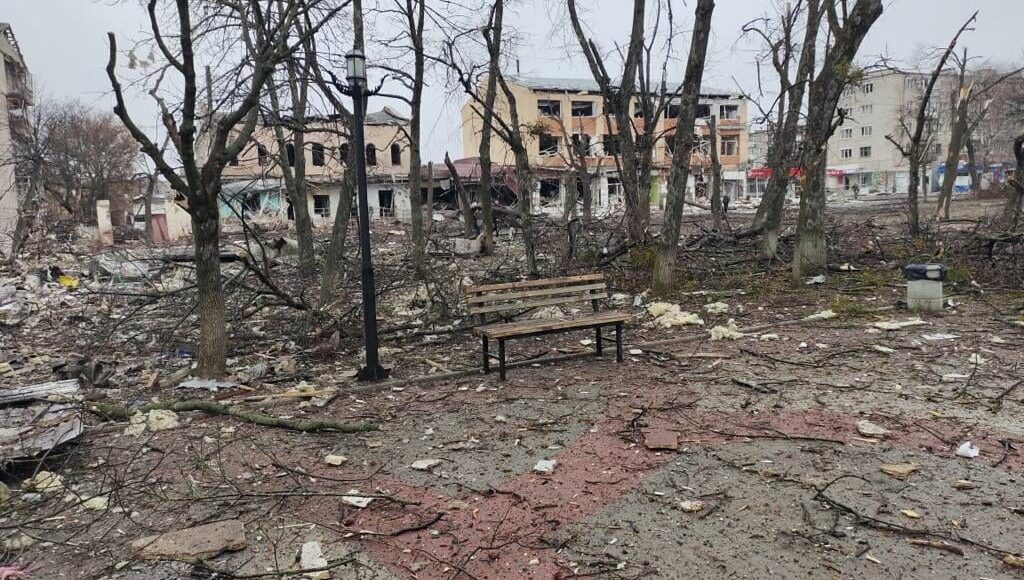 Російські війська всю ніч обстрілювали Ізюм на Харківщині: постраждав центр міста