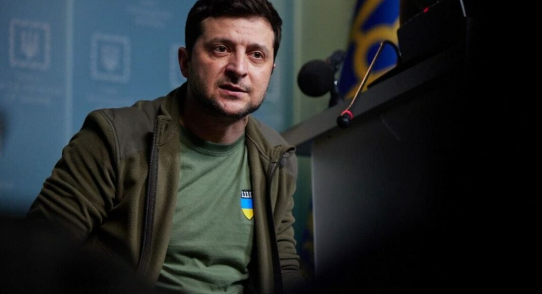Мариуполь - это сердце войны и оно бьется, - Зеленский