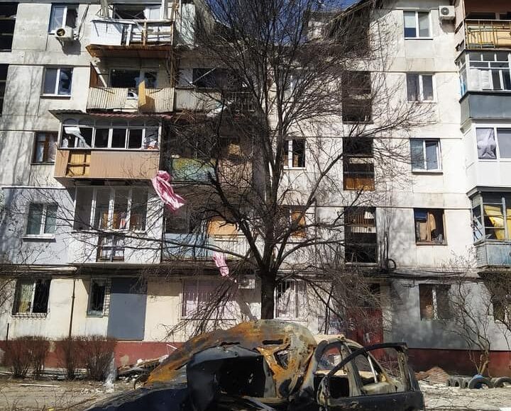 "Прилеты по жилым домам, массовые пожары и отсутствие почти всех коммуникаций в областном центре": Гайдай сообщил об итогах дня войны на Луганщине