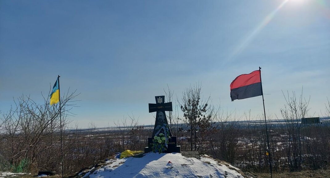 На Донетчине восстановили мемориал Василию Слипаку, разрушенный россиянами