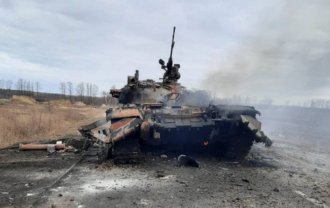 Азов знищив ще 3 танки, 2 БМП та БТР російських окупантів
