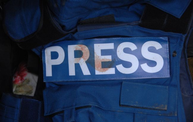 Группа украинских и иностранных журналистов вместе с подразделением ВСУ попала под обстрел (видео)