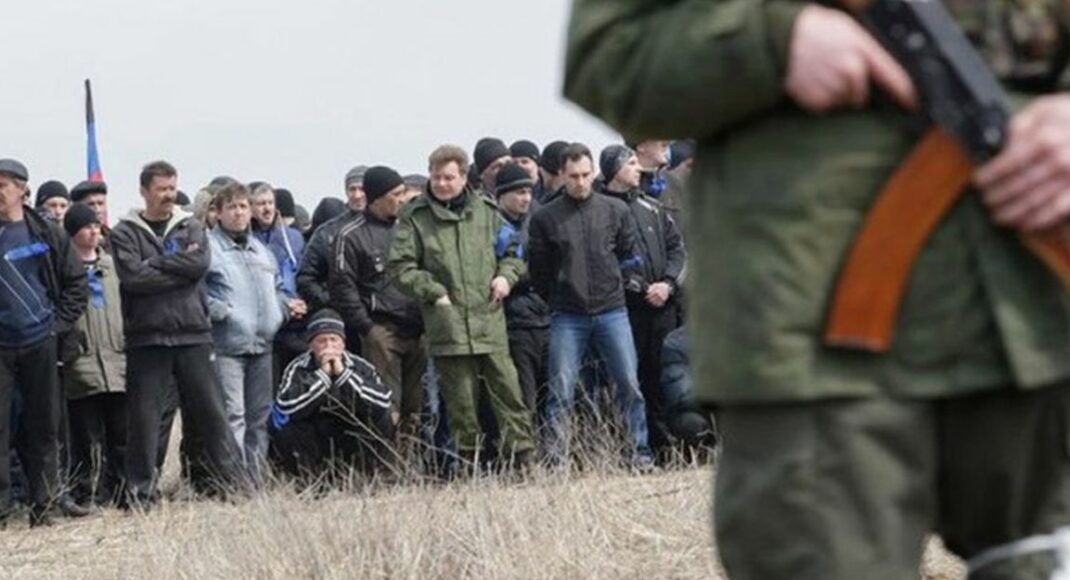 Последний призыв: в ОРДЛО оккупанты подняли призывной возраст