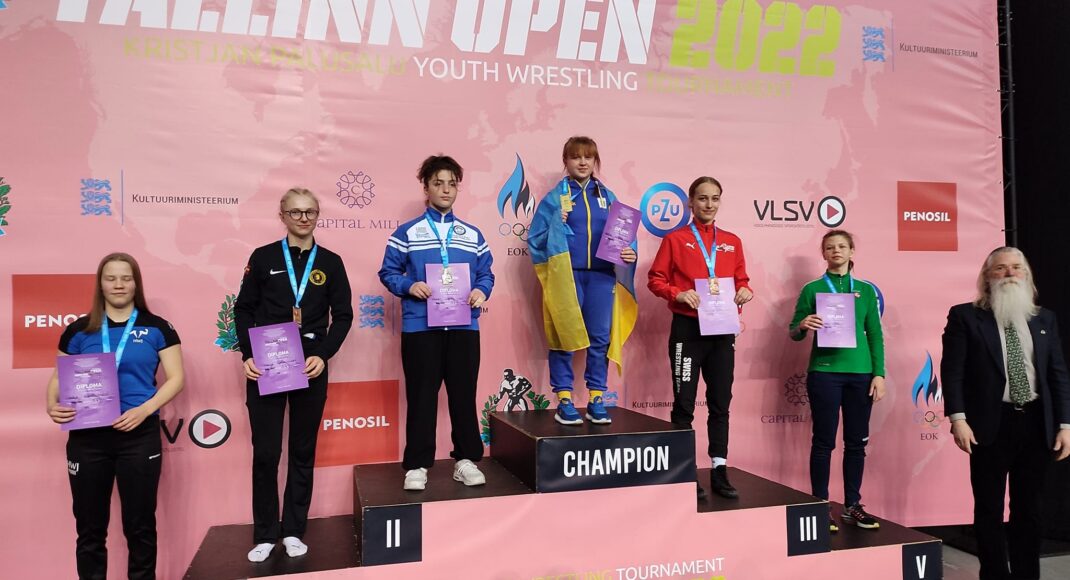 Спортсменка з Донеччини взяла "золото" на турнірі з вільної боротьби в Естонії