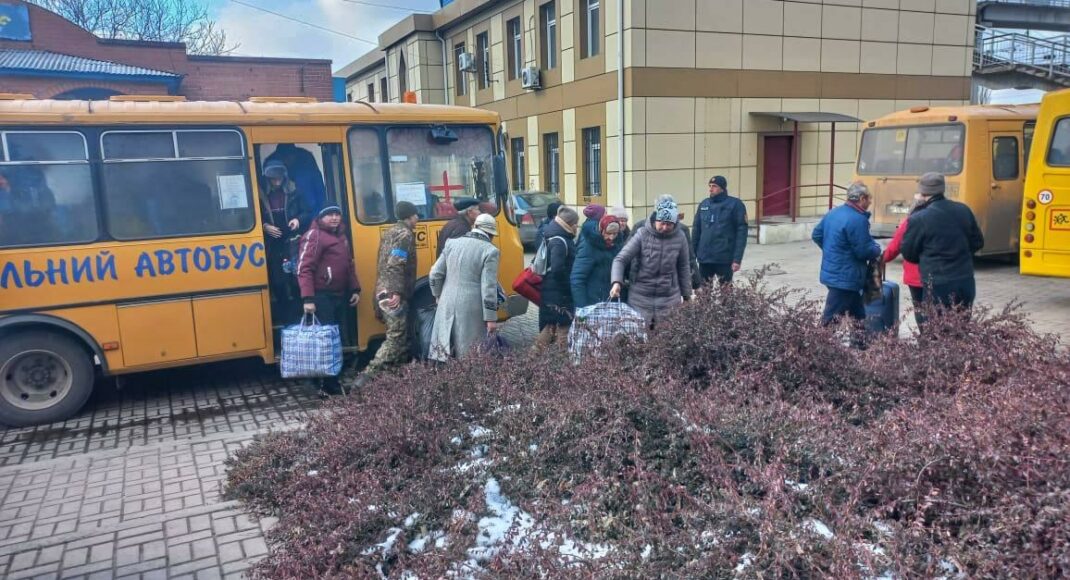Нацполиция: более 200 людей из Донетчины эвакуированы в безопасные места (фото, видео)