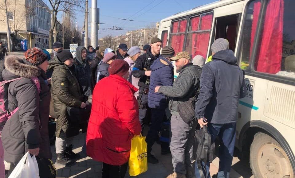 Из городов Луганщины за сегодня эвакуировано уже более 500 человек