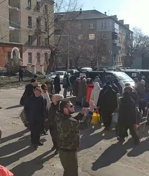 В Рубежном началась эвакуация населения