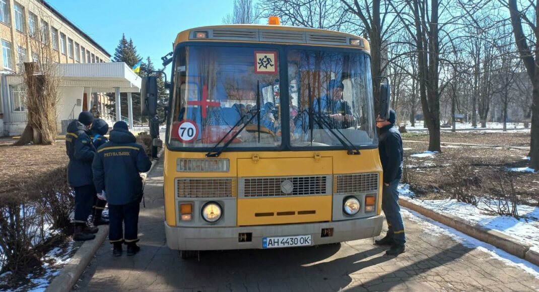 ДонОВА: сегодня удалось эвакуировать более 300 человек, из них – 87 детей