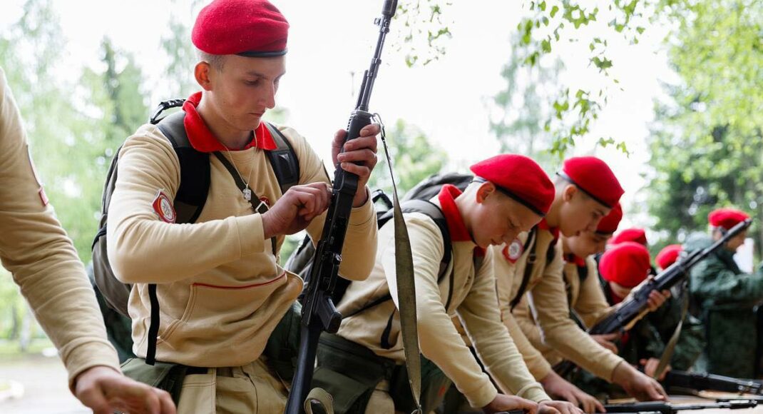 У рф вирішили відправити воювати в Україну дітей з Юнармії