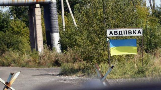 В Авдіївці, яку безперестанку обстрілюють росіяни, лишилося 2,5 тисяч жителів