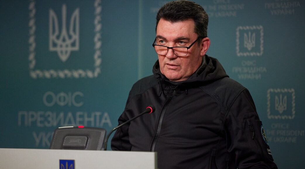 Данилов призвал пророссийских предателей сдаться СБУ