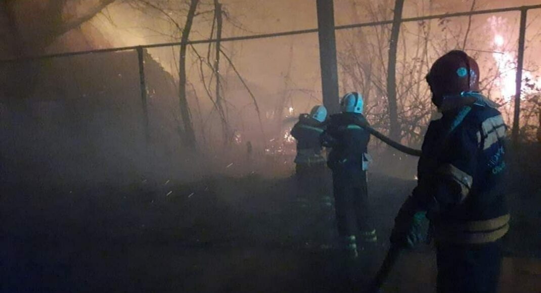 Двох співробітників ДСНС Луганщини поранено, вони потрапили під обстріл рашистів