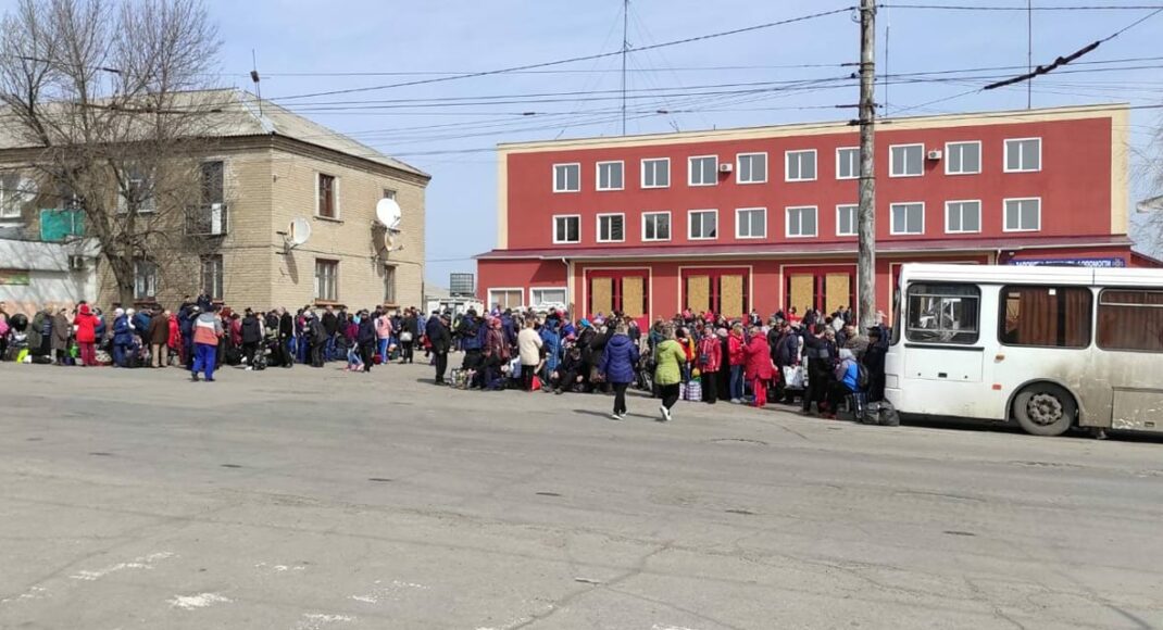 З Гірського і Попасної евакуювали понад 300 жителів