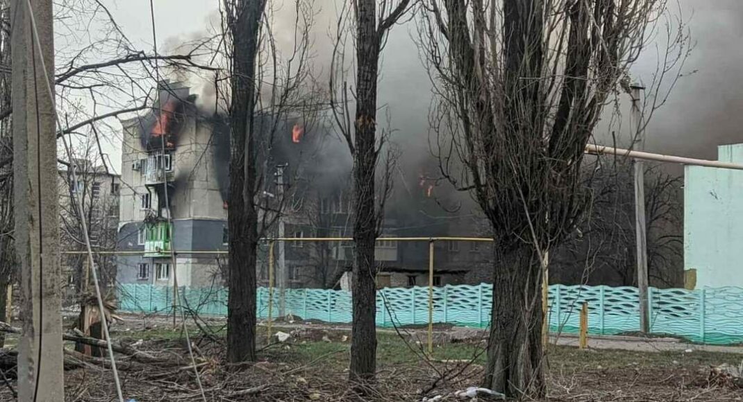 Рашисти завдали удару по п'яти містах на Луганщині: є загиблий, збито ворожий гелікоптер