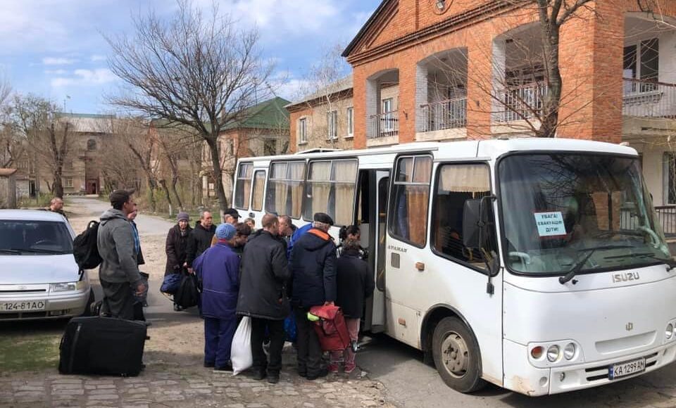 У Мінреінтеграції розповіли українцям, куди телефонувати для евакуації з чотирьох областей