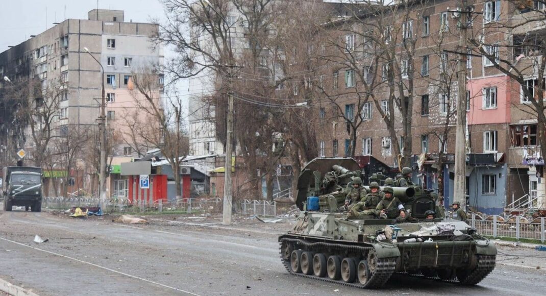 Оккупанты заставляют школьников в Мангуше и Никольском подписывать тетради ростовской областью