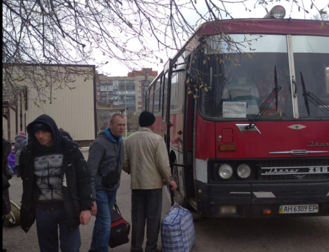 Из Славянска эвакуировали более 50 жителей на Ровенщину